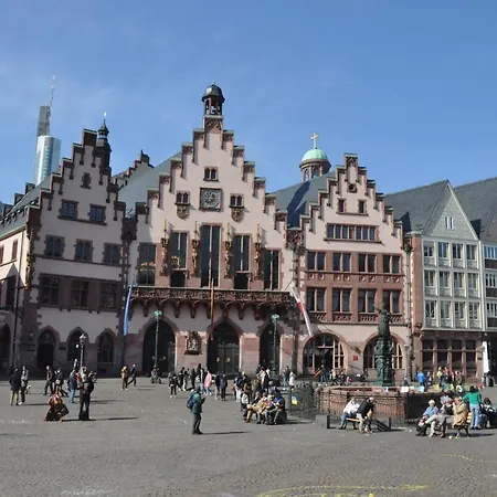 Couette-café Frankfurt 3*