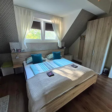 Frankfurt Couette-café 3*